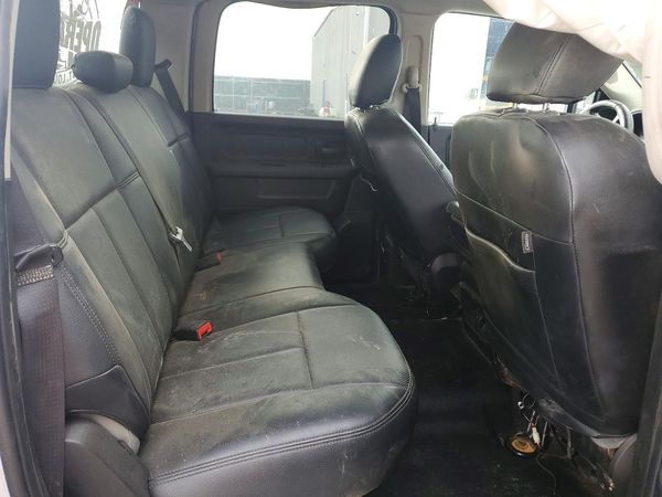 2016 RAM 1500 ST CREW CAB 4X4