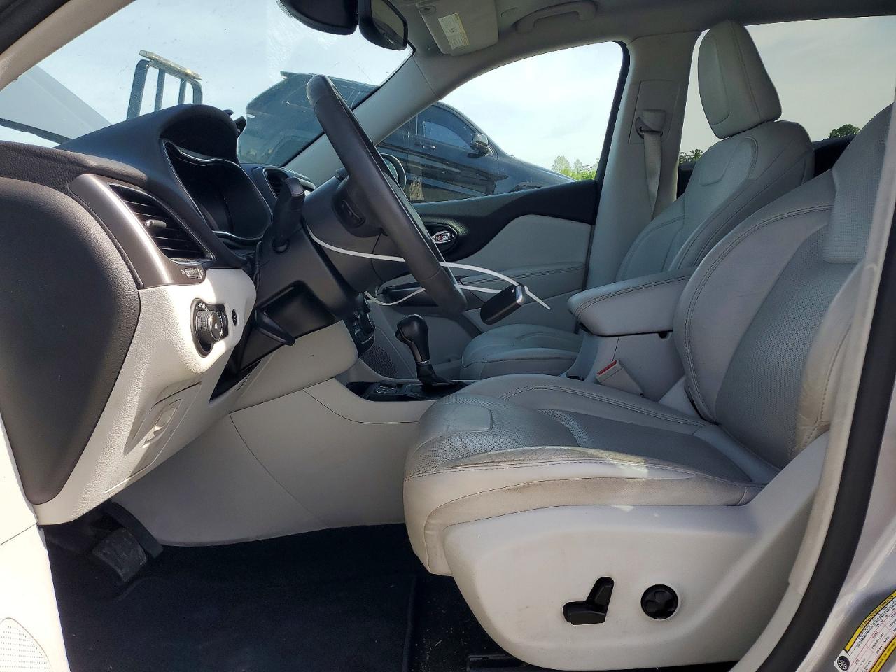 2021 JEEP CHEROKEE LATITUDE LUX 4X2