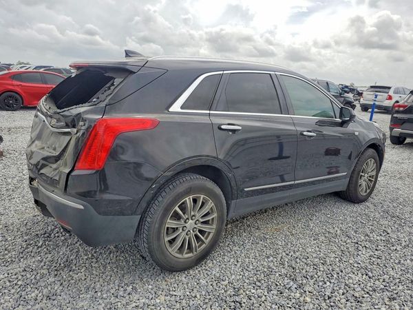 2017 CADILLAC XT5