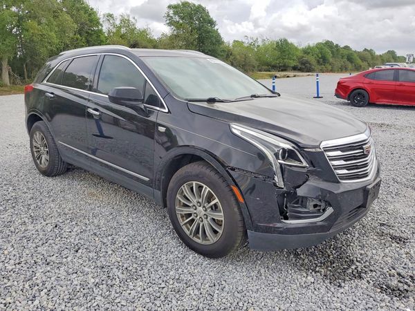 2017 CADILLAC XT5