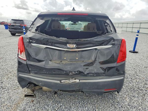 2017 CADILLAC XT5