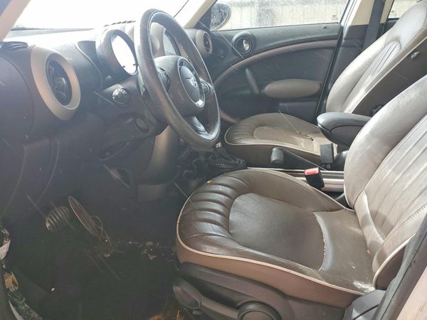 2012 MINI COOPER — DENT