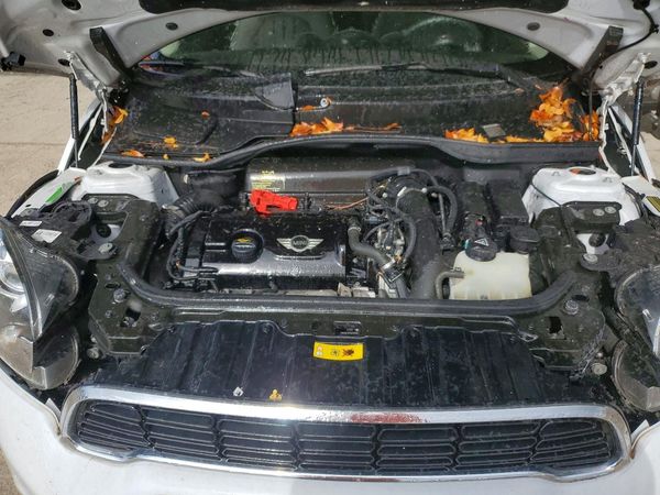 2012 MINI COOPER — Engine bay