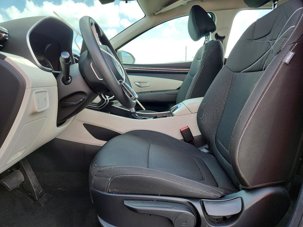 2024 HYUNDAI TUCSON SE