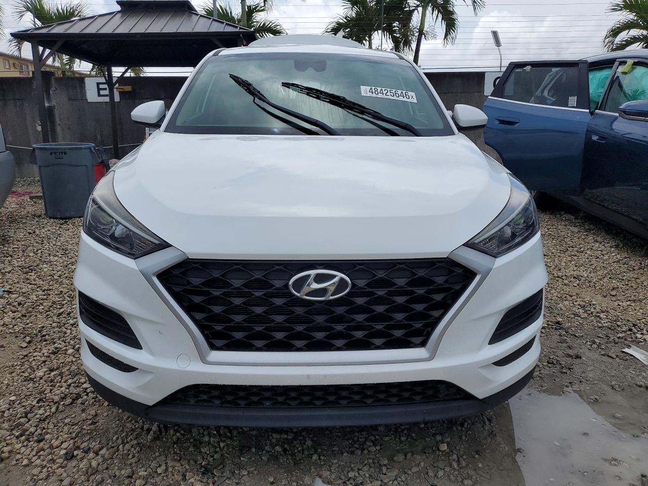 2021 HYUNDAI TUCSON SE
