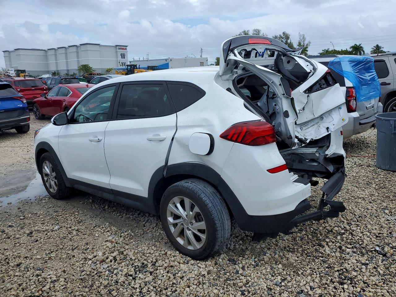 2021 HYUNDAI TUCSON SE