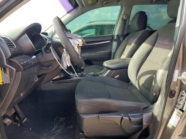 2014 KIA SORENTO Base/ LX — DENT
