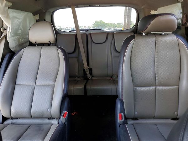 2017 KIA SEDONA LX