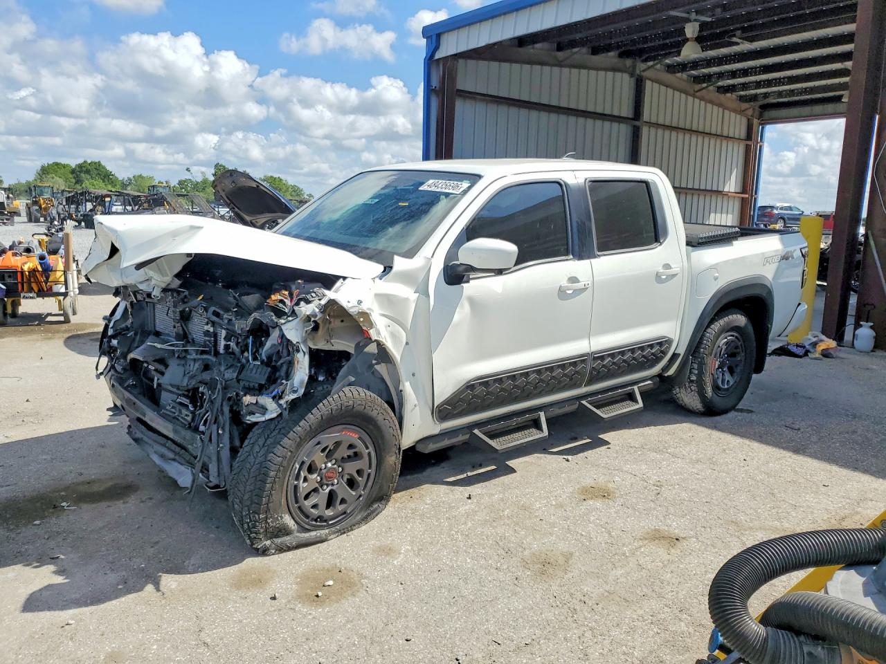 2025 NISSAN FRONTIER — Front 3/4