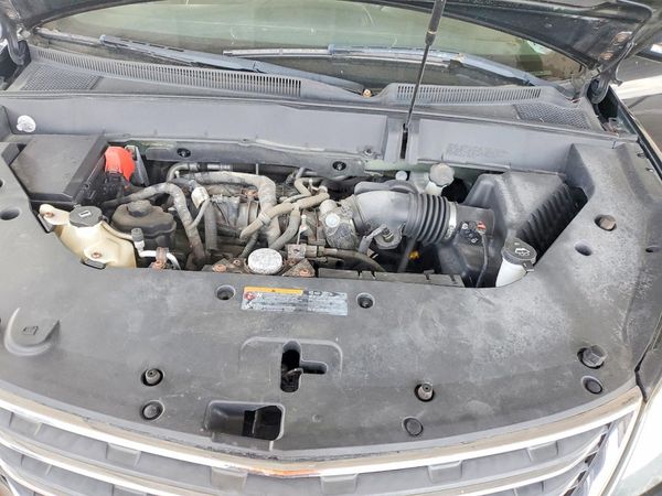 2014 CHEVROLET TRAVERSE 2LT — Engine bay