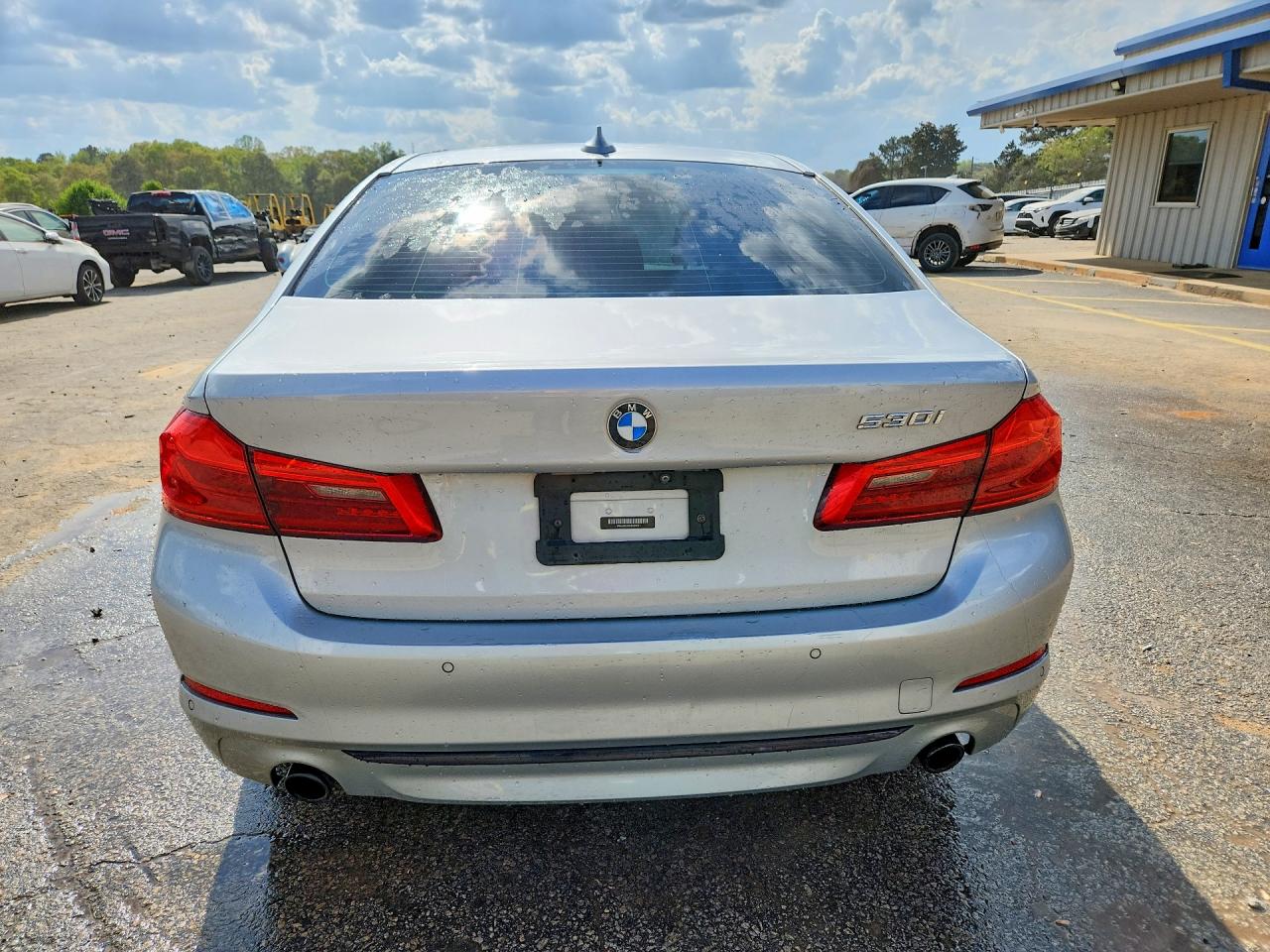 2019 BMW 530