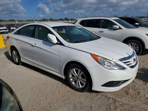 2014 HYUNDAI SONATA GLS/ GLS Popular — Passenger 3/4