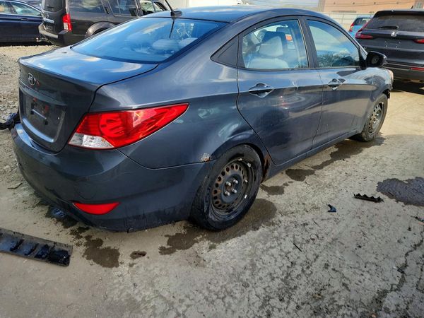 2012 HYUNDAI ACCENT