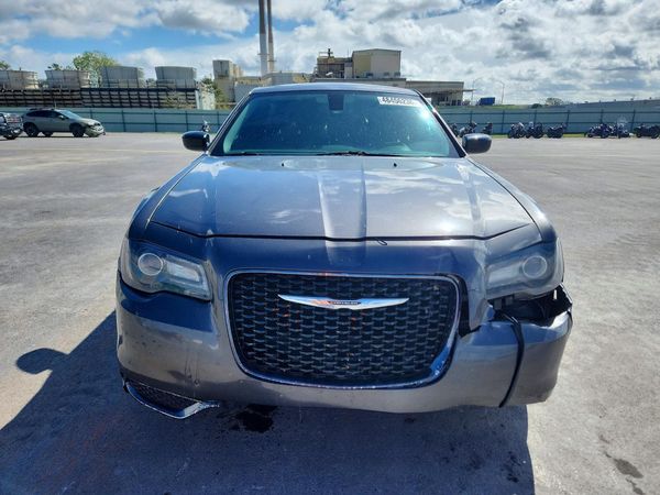 2018 CHRYSLER 300