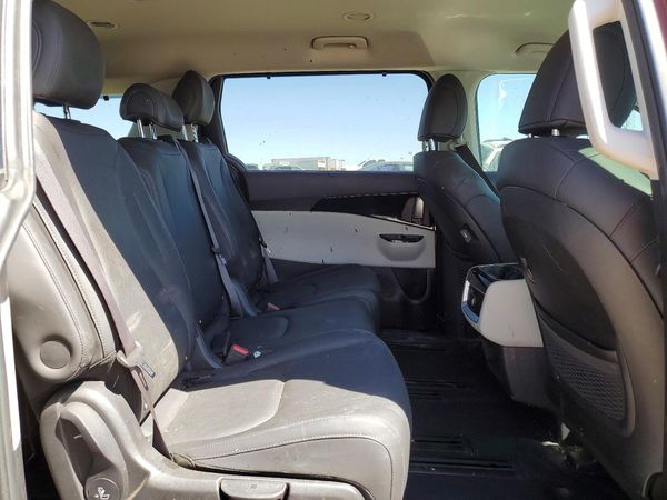 2022 KIA CARNIVAL EX