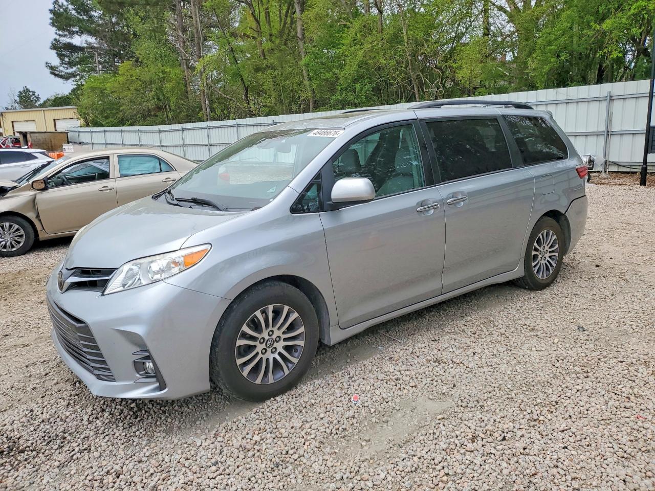 2019 TOYOTA SIENNA