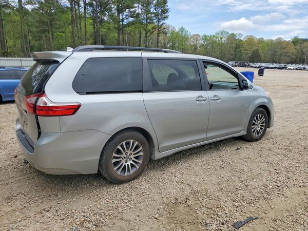 2019 TOYOTA SIENNA