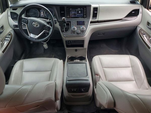 2019 TOYOTA SIENNA
