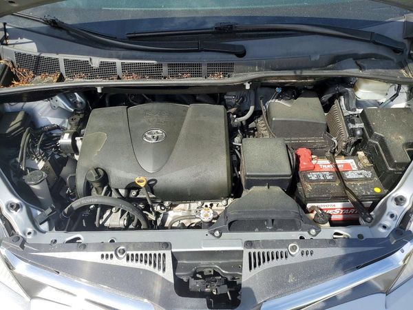 2019 TOYOTA SIENNA