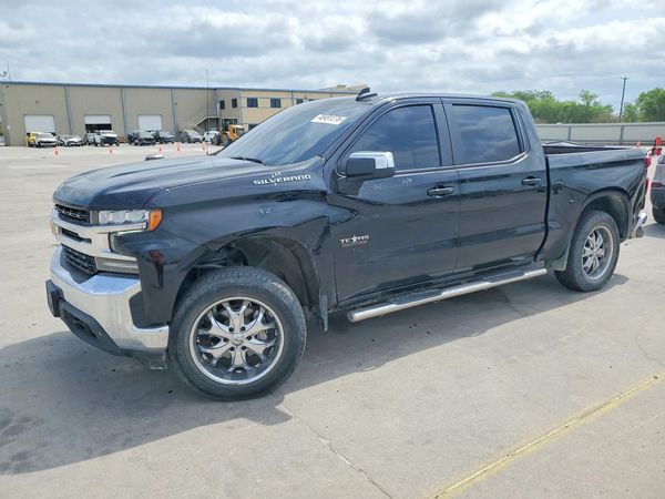 2022 CHEVROLET SILVERADO LT — Front 3/4