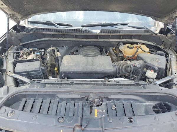 2022 CHEVROLET SILVERADO LT — Engine bay