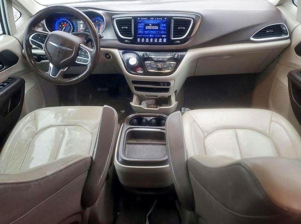 2017 CHRYSLER PACIFICA