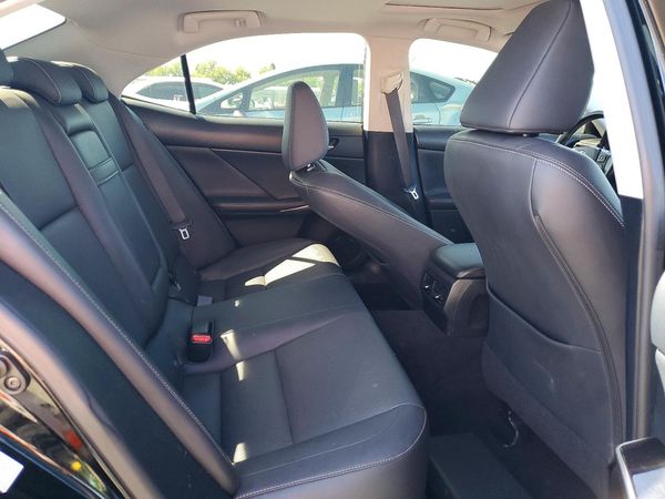 2017 LEXUS IS 300