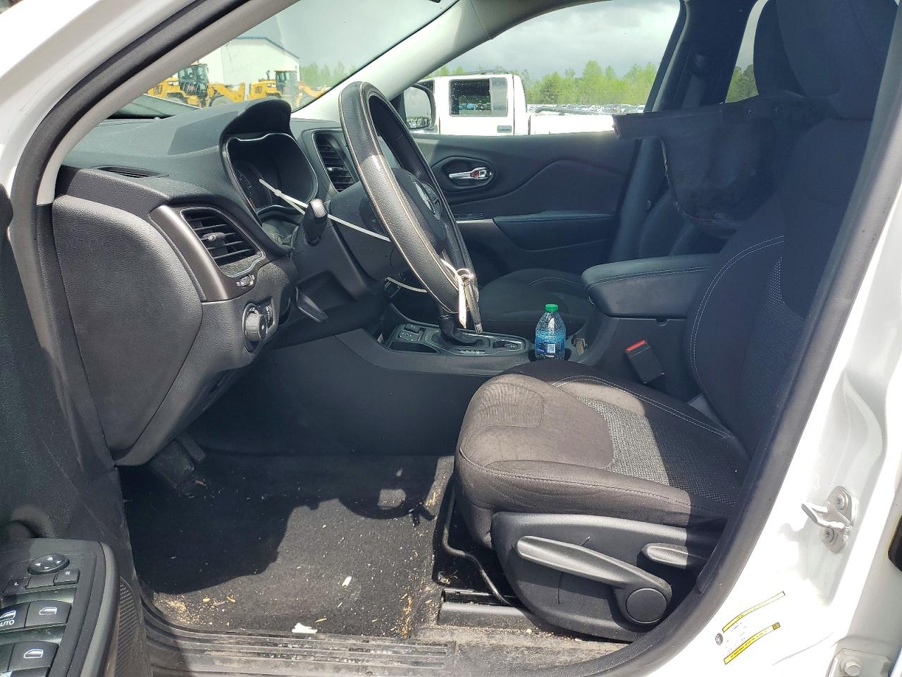 2019 JEEP CHEROKEE LATITUDE FWD