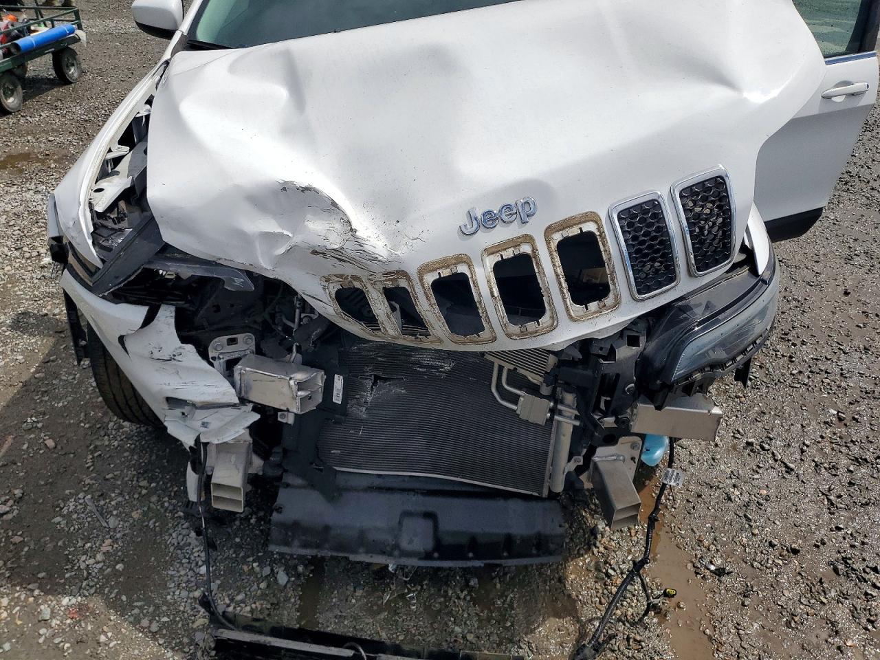 2019 JEEP CHEROKEE LATITUDE FWD