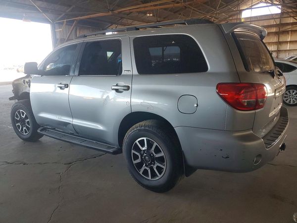 2016 TOYOTA SEQUOIA SR5 Grade
