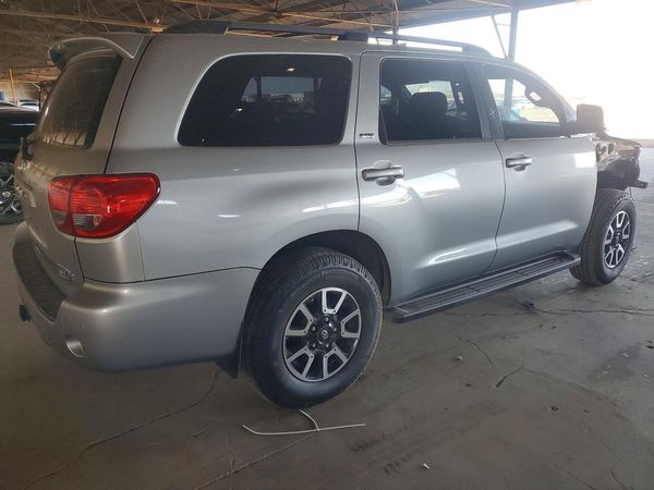 2016 TOYOTA SEQUOIA SR5 Grade