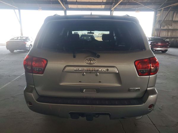2016 TOYOTA SEQUOIA SR5 Grade