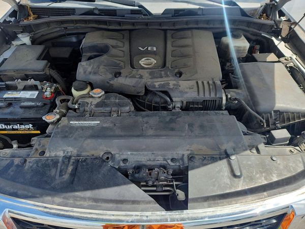 2019 NISSAN ARMADA — Engine bay