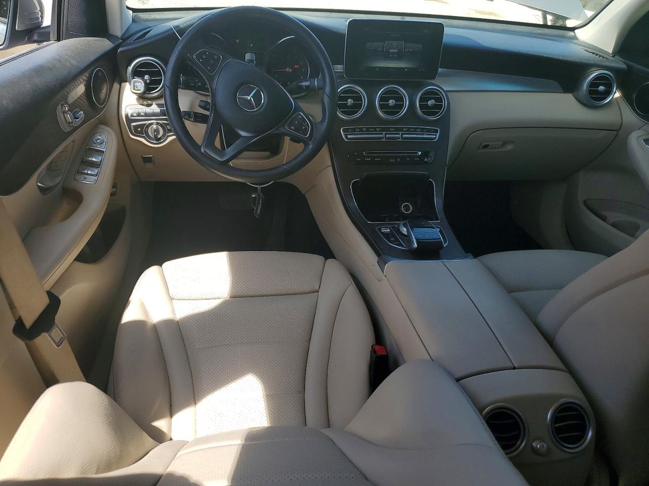 2019 MERCEDES-BENZ GLC GLC300