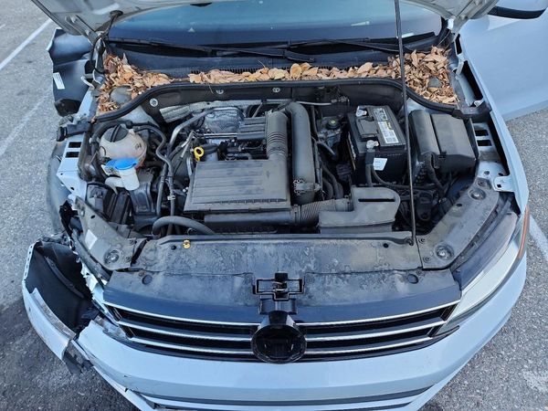 2017 VOLKSWAGEN JETTA S — Engine bay