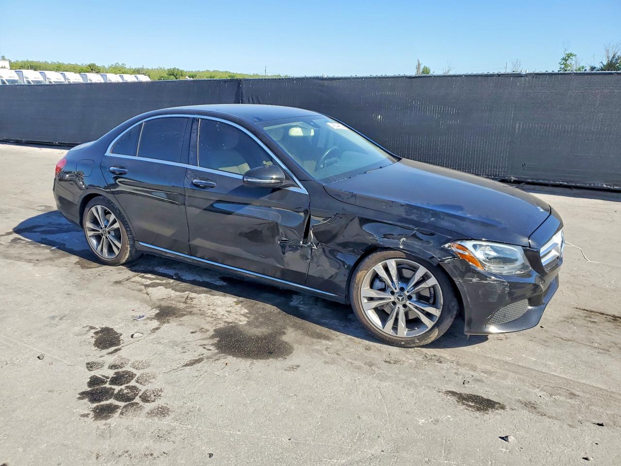 2017 MERCEDES-BENZ C C300