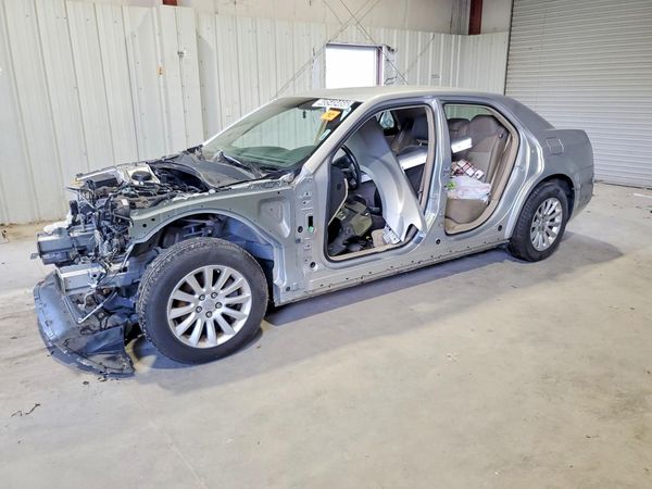 2012 CHRYSLER 300 Base/Limited — Front 3/4