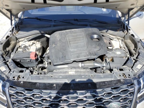 2019 LAND ROVER RANGEROVER R-Dynamic SE — Engine bay