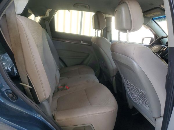 2014 KIA SORENTO Base/ LX