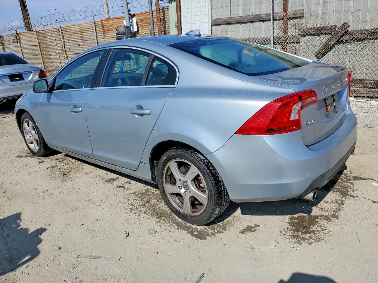 2013 VOLVO S60