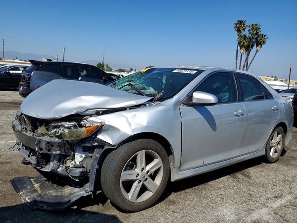 2014 TOYOTA CAMRY