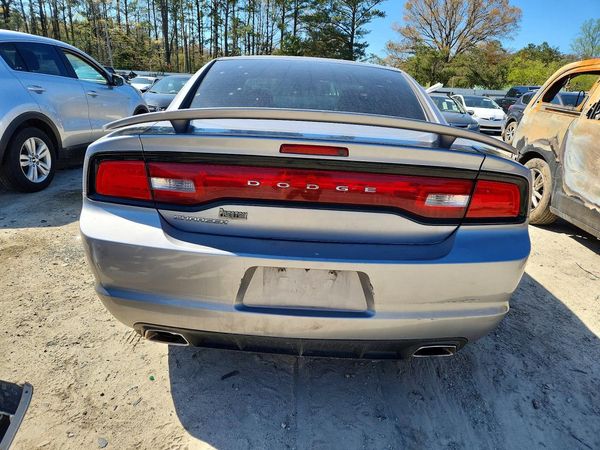 2013 DODGE CHARGER SE