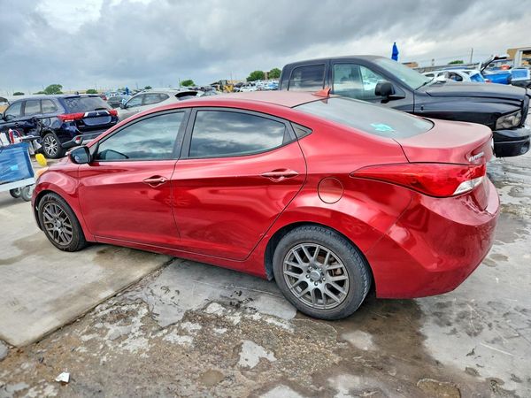 2013 HYUNDAI ELANTRA