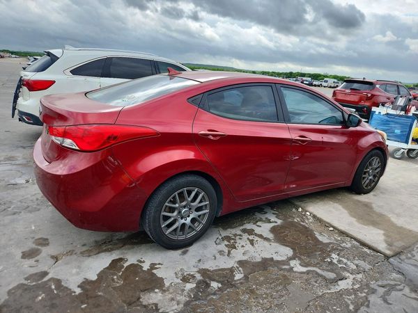 2013 HYUNDAI ELANTRA