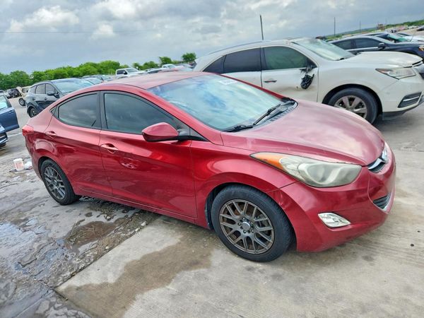 2013 HYUNDAI ELANTRA