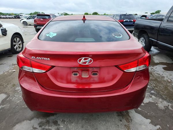 2013 HYUNDAI ELANTRA