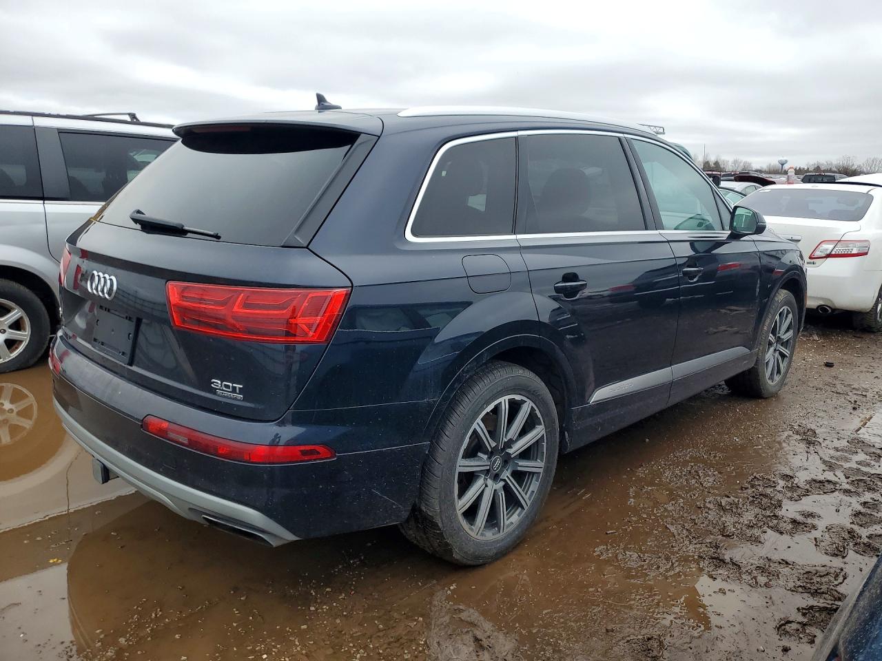 2017 AUDI Q7 quattro Premium Plus