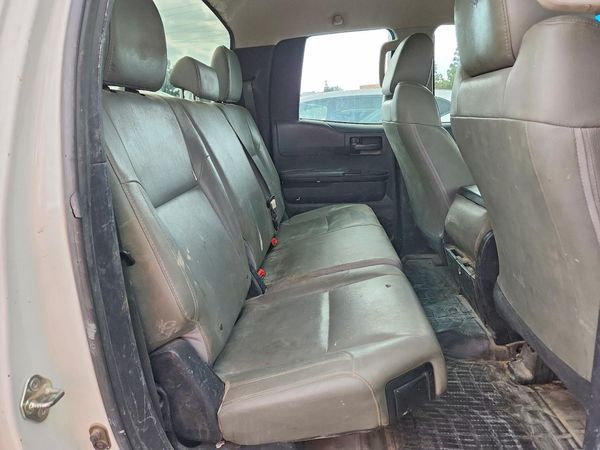 2015 TOYOTA TUNDRA SR5 Grade