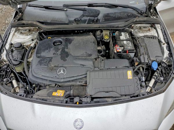 2014 MERCEDES-BENZ CLA-CLASS CLA250 — Engine bay