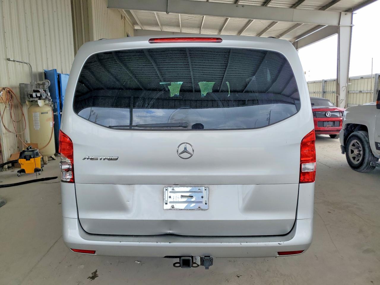 2016 MERCEDES-BENZ METRIS